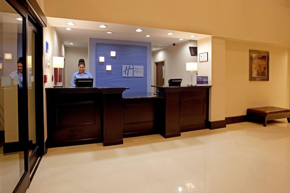 Holiday Inn Express Hotel & Suites Hope Mills-Fayetteville Airport By Ihg Εξωτερικό φωτογραφία