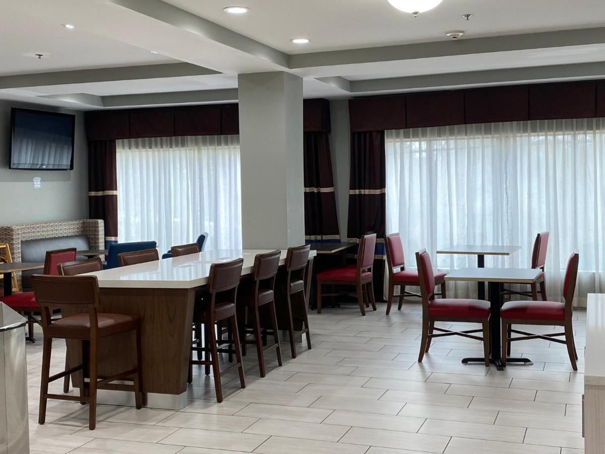 Holiday Inn Express Hotel & Suites Hope Mills-Fayetteville Airport, An Ihg Hotel Εξωτερικό φωτογραφία