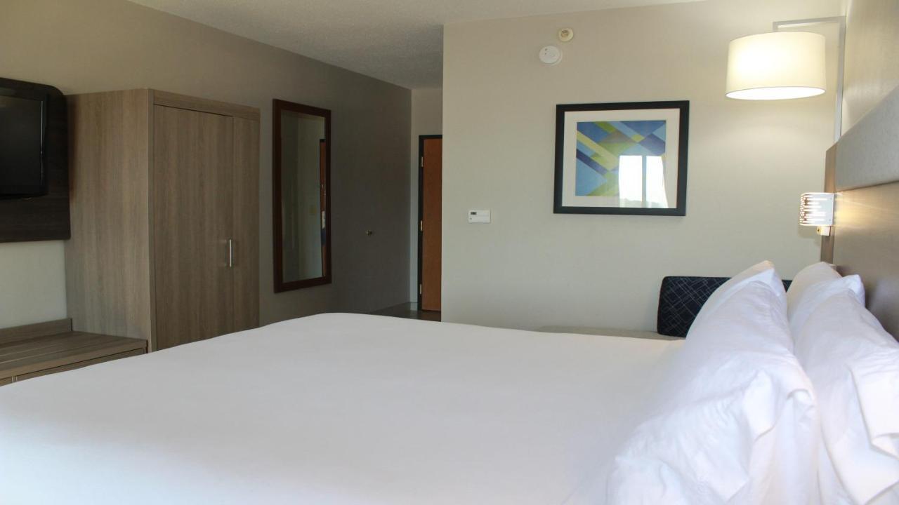 Holiday Inn Express Hotel & Suites Hope Mills-Fayetteville Airport By Ihg Εξωτερικό φωτογραφία
