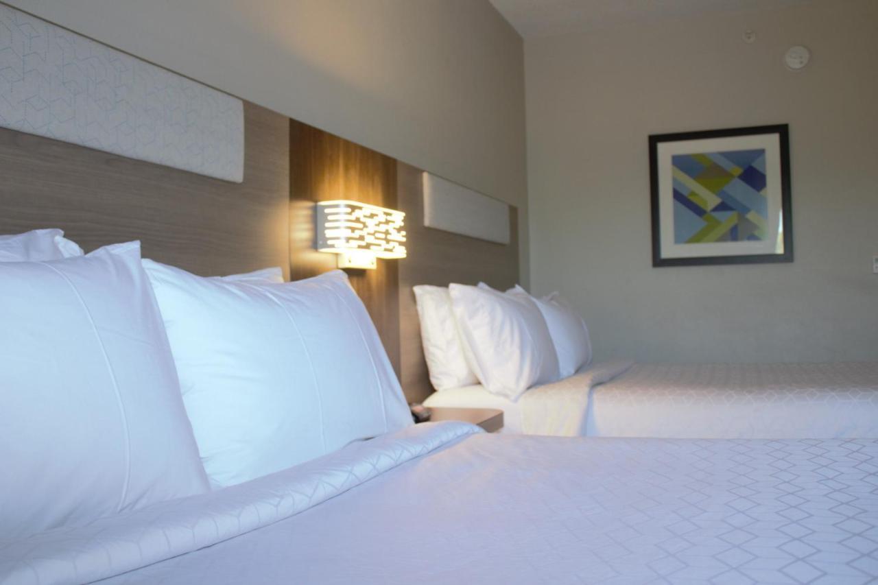 Holiday Inn Express Hotel & Suites Hope Mills-Fayetteville Airport By Ihg Εξωτερικό φωτογραφία