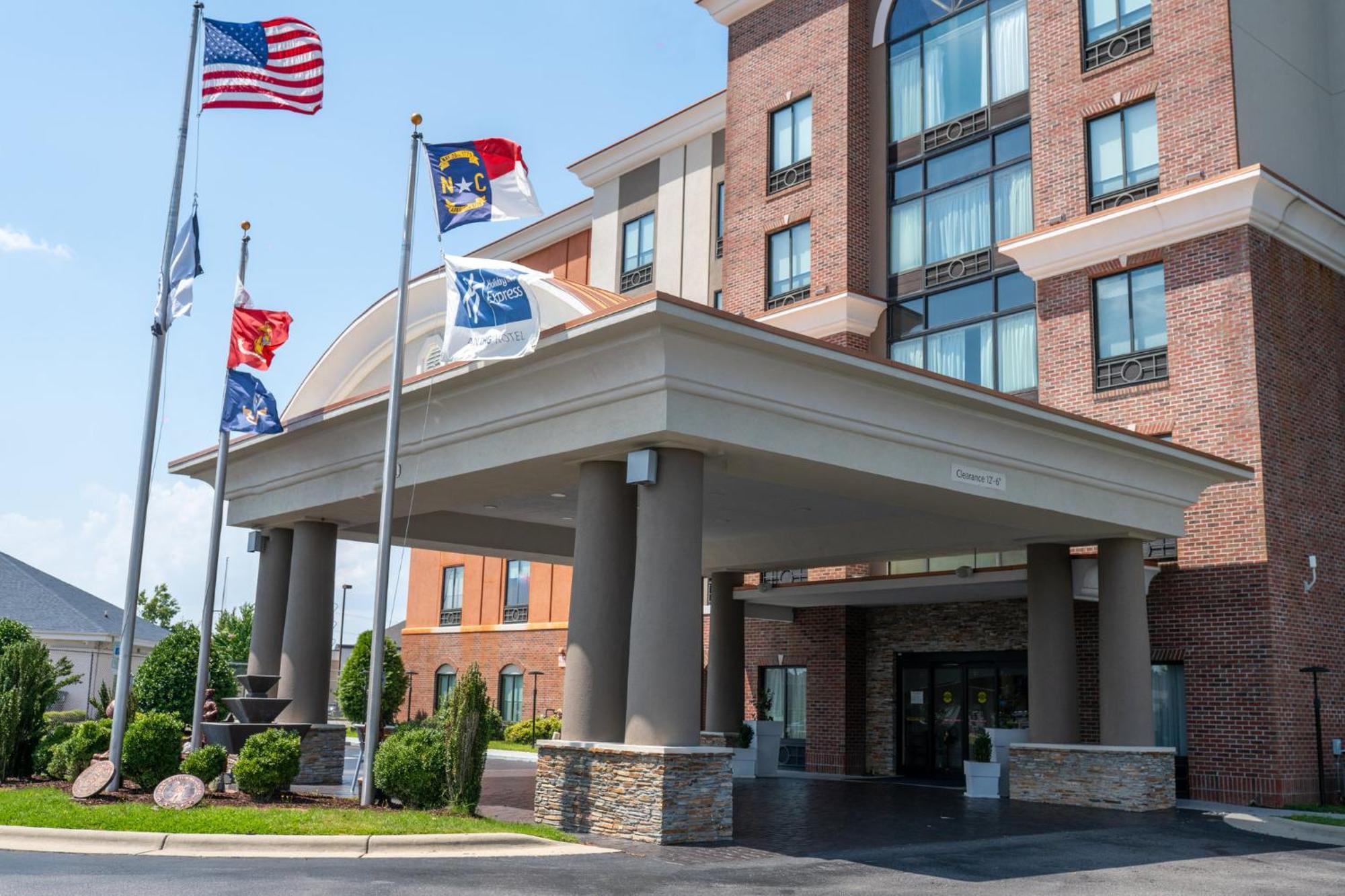 Holiday Inn Express Hotel & Suites Hope Mills-Fayetteville Airport By Ihg Εξωτερικό φωτογραφία
